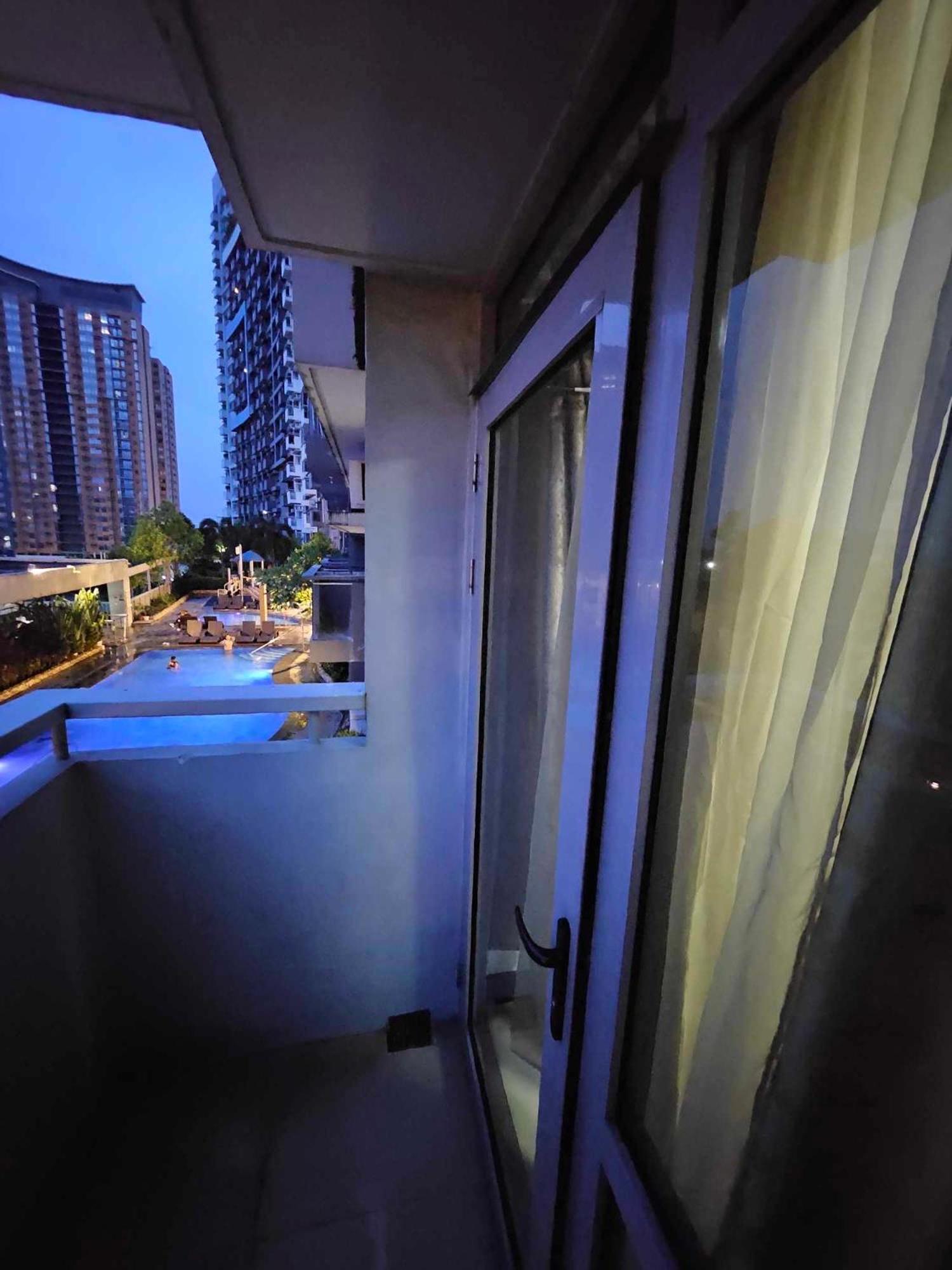 Cubao Manhattan Heights Unit 5A Tower C Quezon City Buitenkant foto