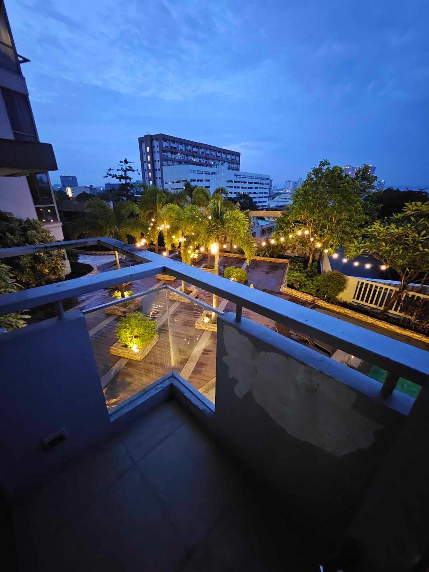 Cubao Manhattan Heights Unit 5A Tower C Quezon City Buitenkant foto
