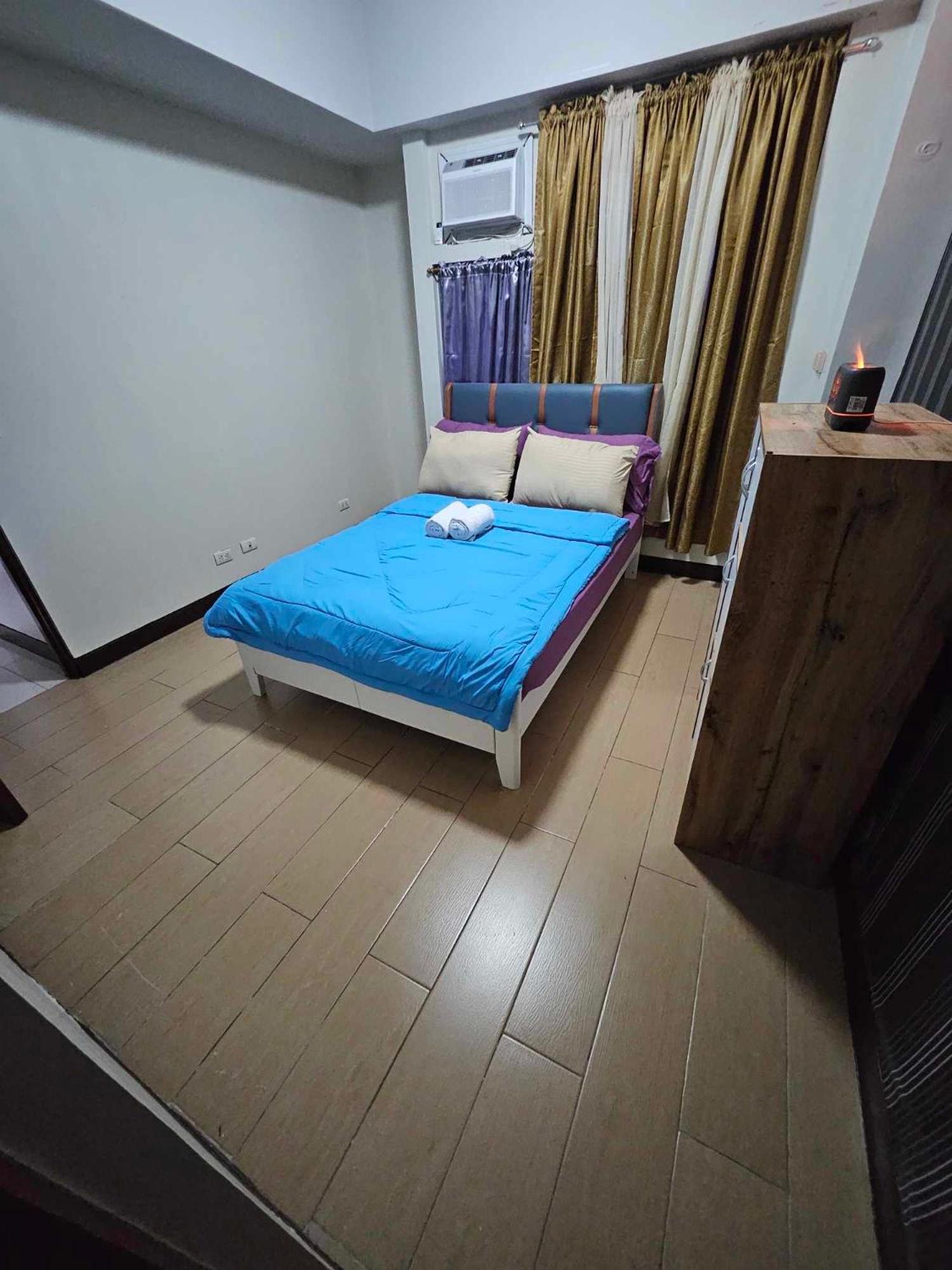 Cubao Manhattan Heights Unit 5A Tower C Quezon City Buitenkant foto