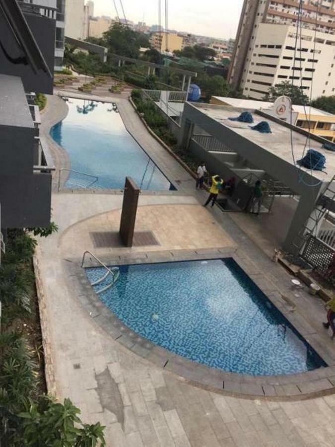 Cubao Manhattan Heights Unit 5A Tower C Quezon City Buitenkant foto