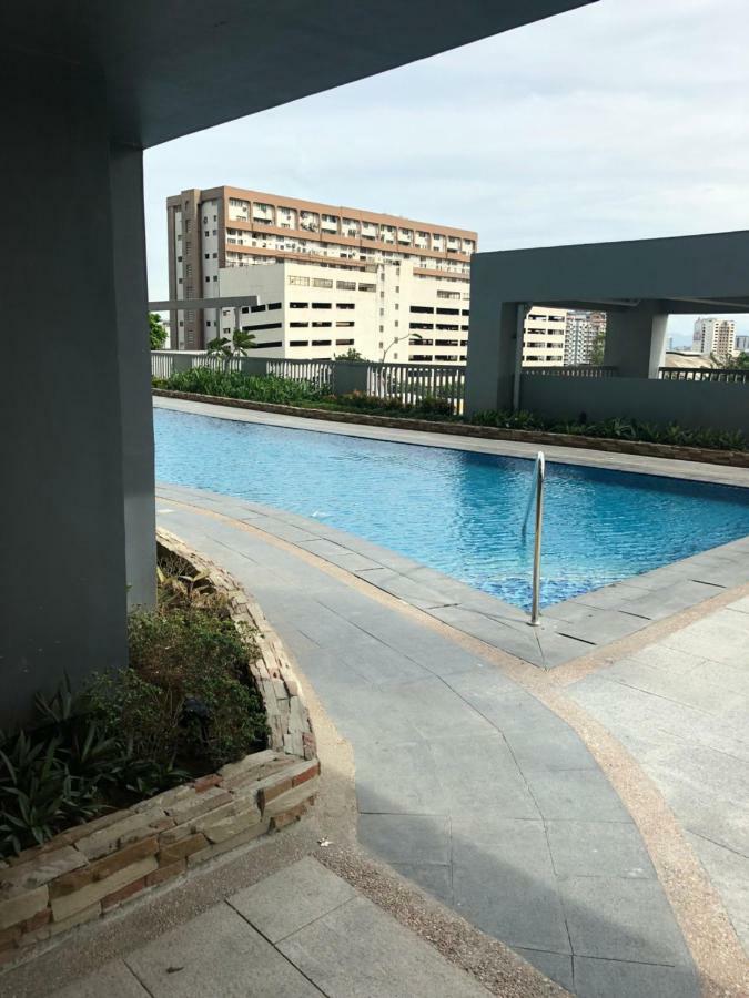 Cubao Manhattan Heights Unit 5A Tower C Quezon City Buitenkant foto