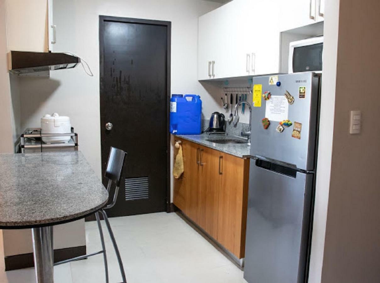 Cubao Manhattan Heights Unit 5A Tower C Quezon City Buitenkant foto