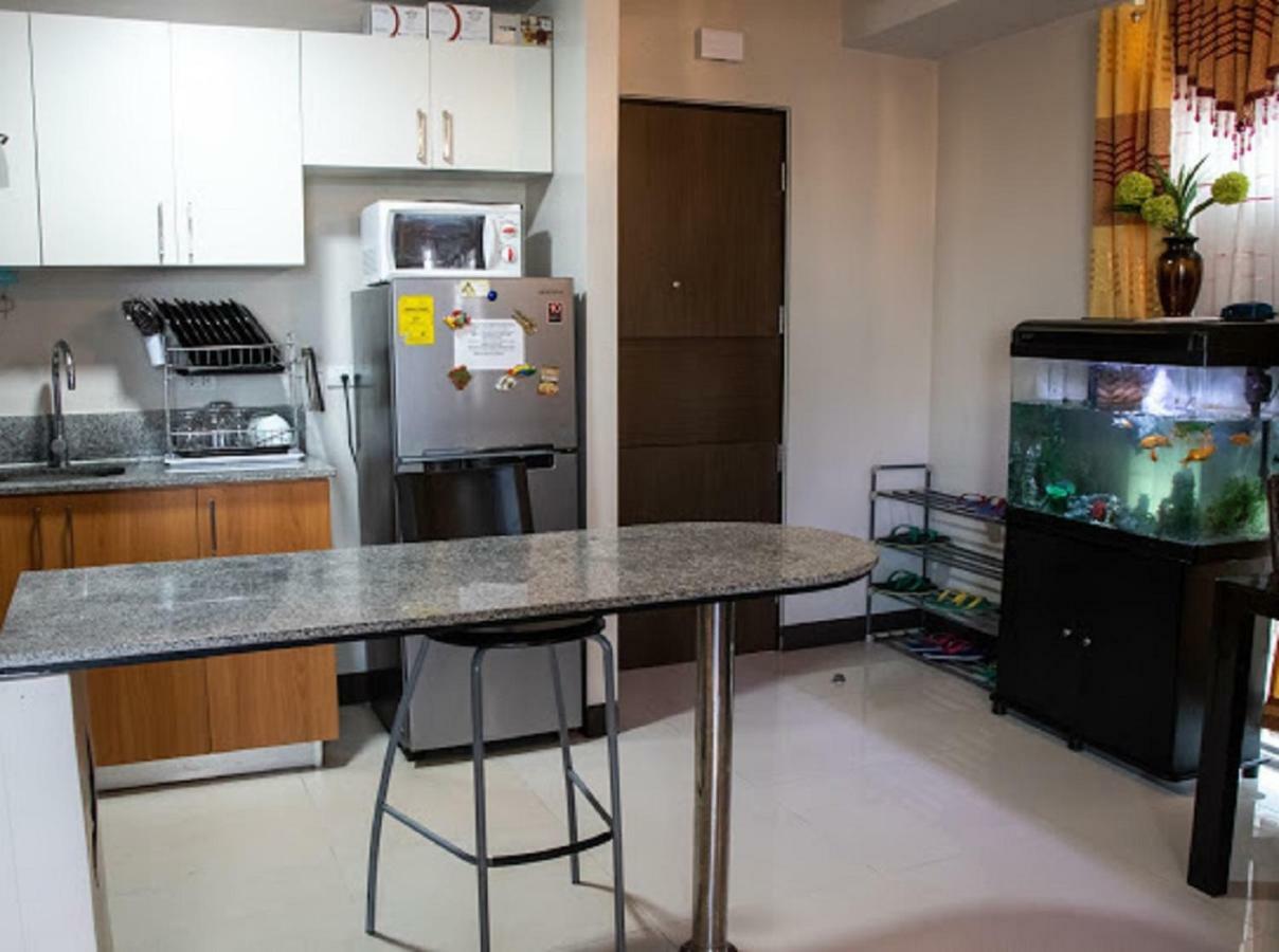 Cubao Manhattan Heights Unit 5A Tower C Quezon City Buitenkant foto