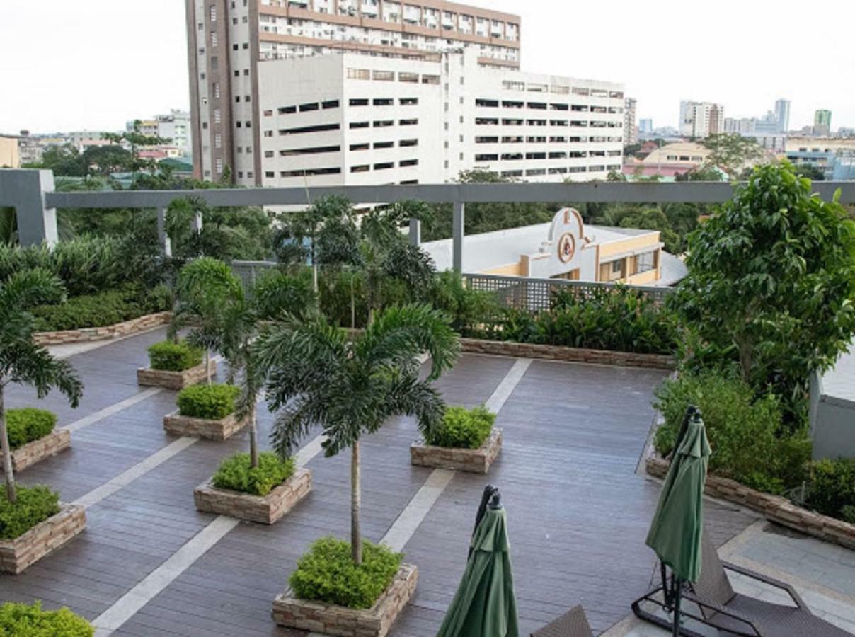 Cubao Manhattan Heights Unit 5A Tower C Quezon City Buitenkant foto