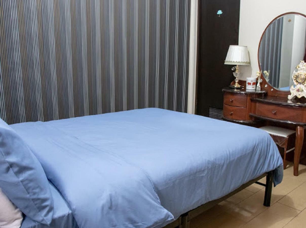 Cubao Manhattan Heights Unit 5A Tower C Quezon City Buitenkant foto