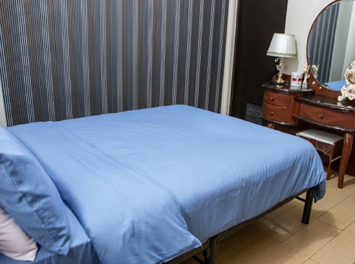 Cubao Manhattan Heights Unit 5A Tower C Quezon City Buitenkant foto